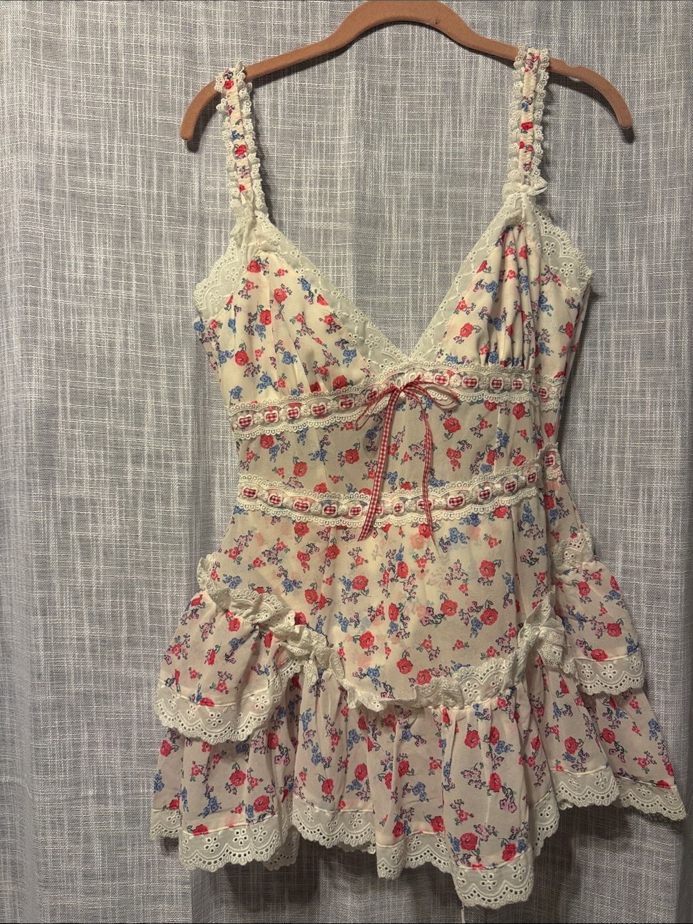 For Love And Lemons Cream Floral Lace-Trim Chemise with Red & Blue Flowers